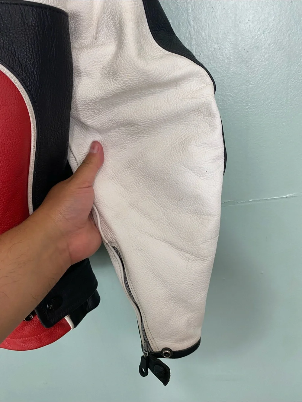 Alpinestars Leather Moto Jacket Size 40 ZIPPER NEEDS PULL THINGY